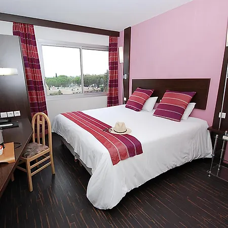 Logis Nimotel 3*