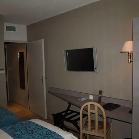 ホテル Logis Nimotel Cosy