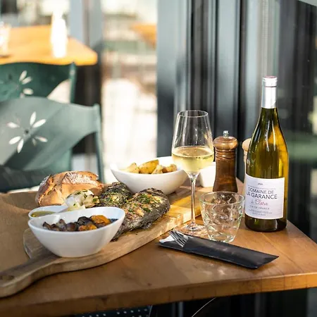 Logis Nimotel Cosy ホテル