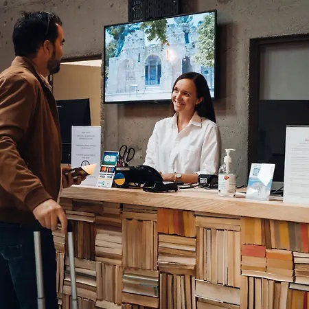 ホテル Logis Nimotel Cosy ニーム