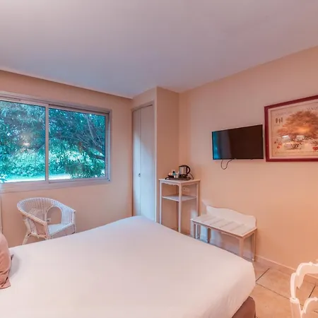 Logis Nimotel Cosy ニーム