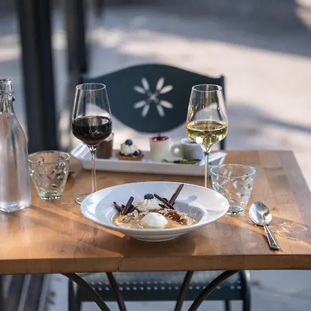 Logis Nimotel Cosy 3* ニーム