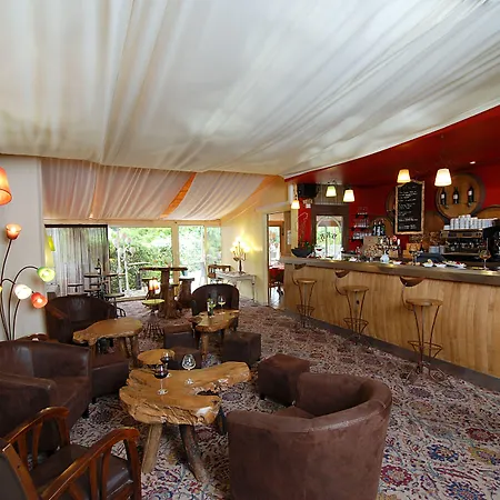 Logis Nimotel Cosy ホテル