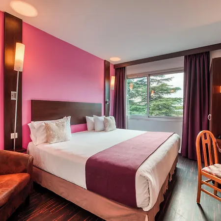 Logis Nimotel 3*