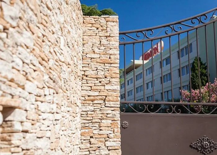 Logis Nimotel 3* Nîmes