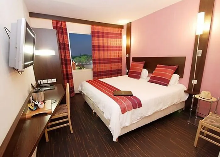 Hotel Logis Nimotel 3*