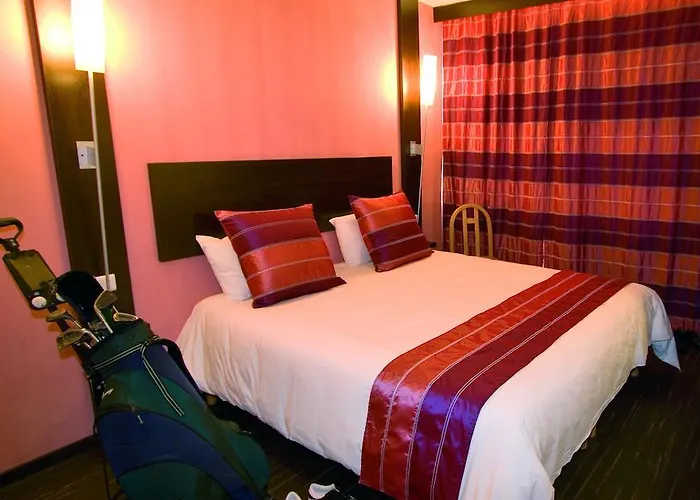 Hotel Logis Nimotel 3*